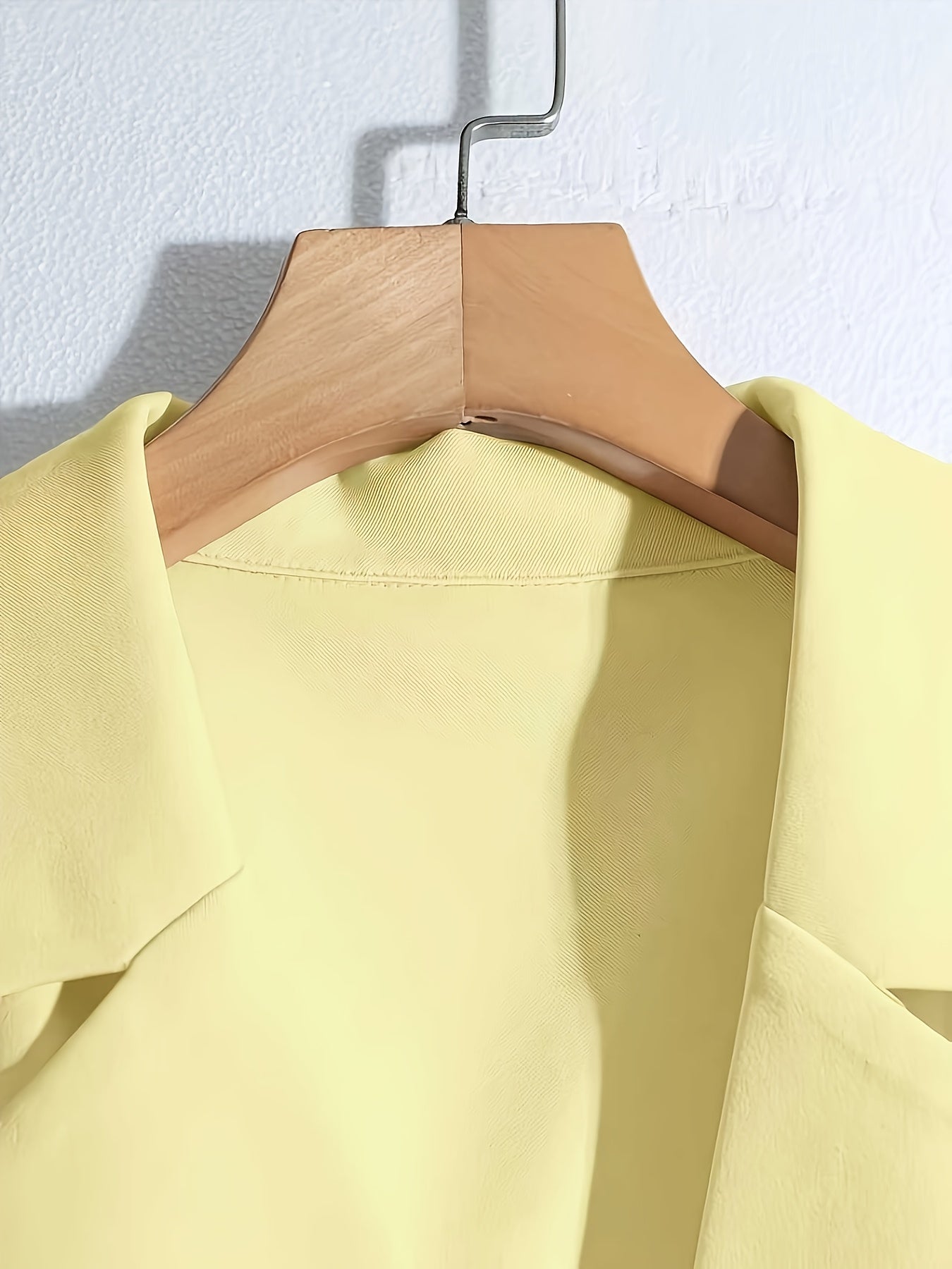 Women's vest with lapel collar and waist belt – Elegant business and casual look