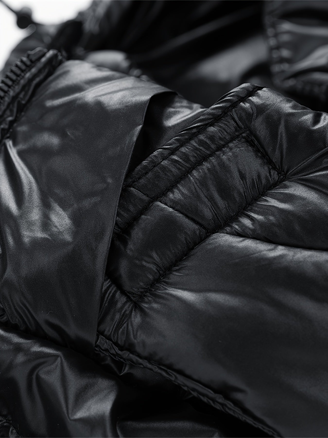 Herren Daunen-Steppjacke mit Kapuze für Outdoor und Alltag – Winterjacke im sportlichen Stil