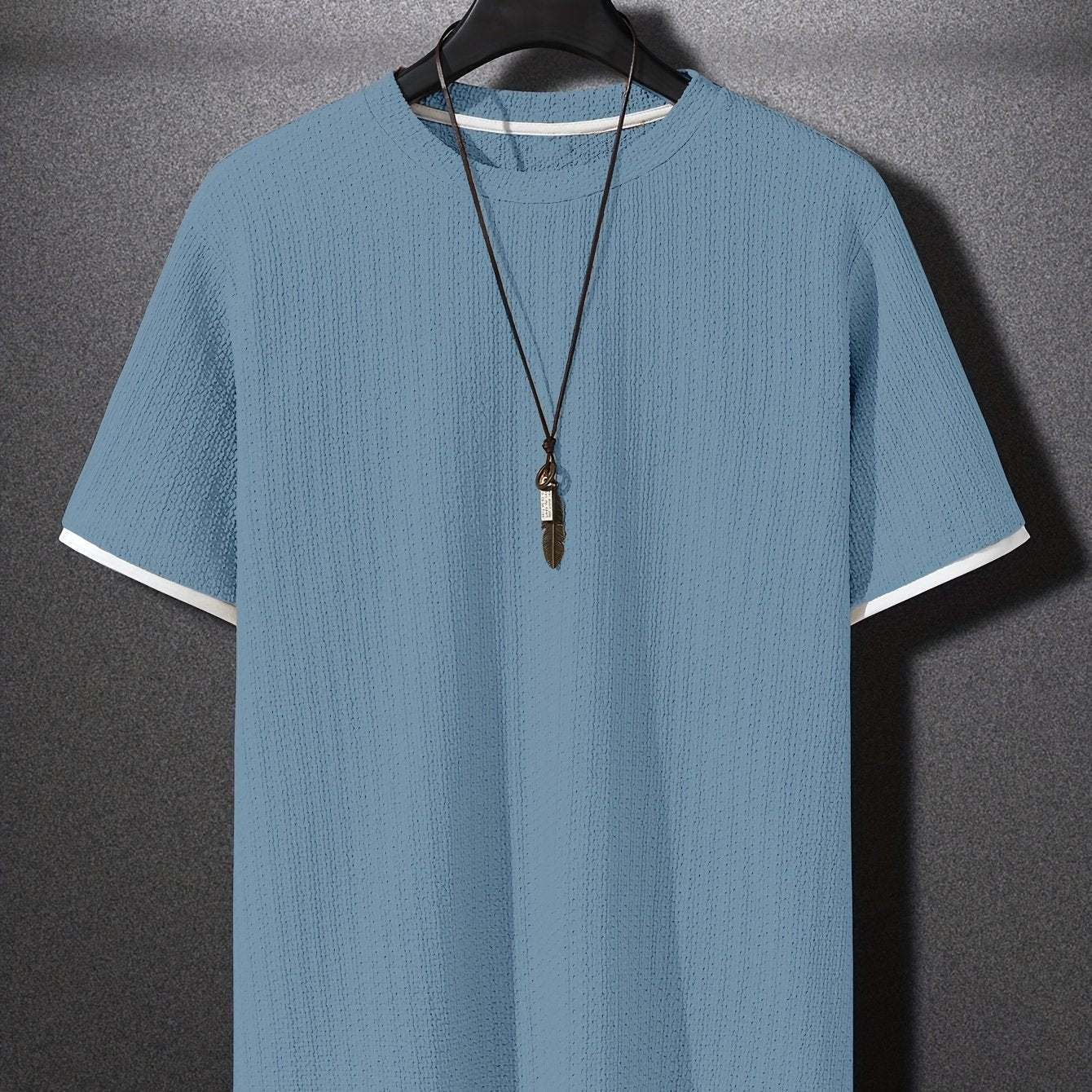 Men's Modern Casual Short-Sleeve T-Shirt with Texture and Layered Look
