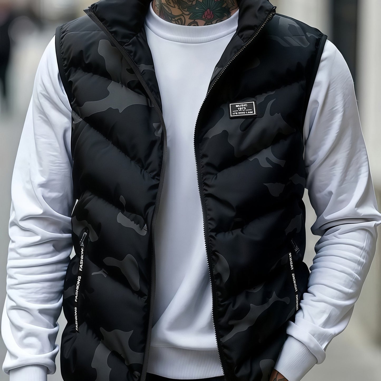 Men's quilted vest with stand-up collar & camouflage pattern