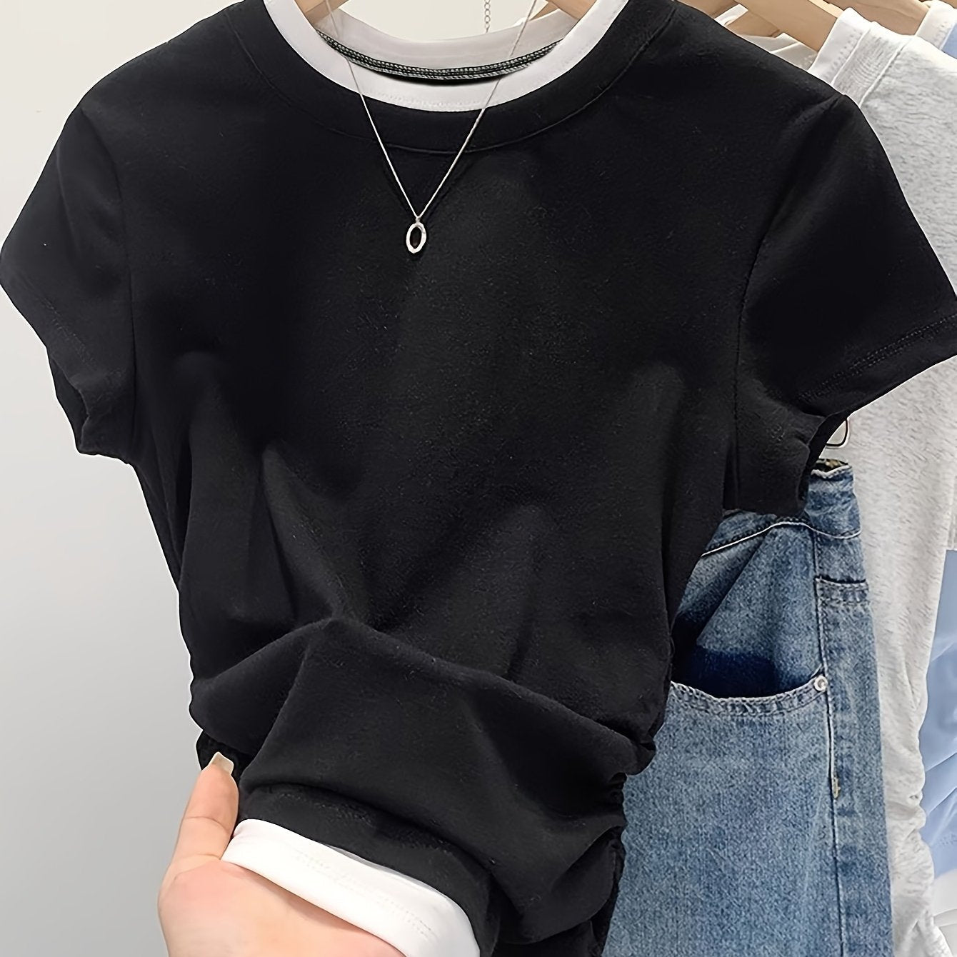 Damen Modernes Kurzarm Shirt mit Layer-Look und Minimalistischem Stil – Perfekt für Freizeit & Alltag