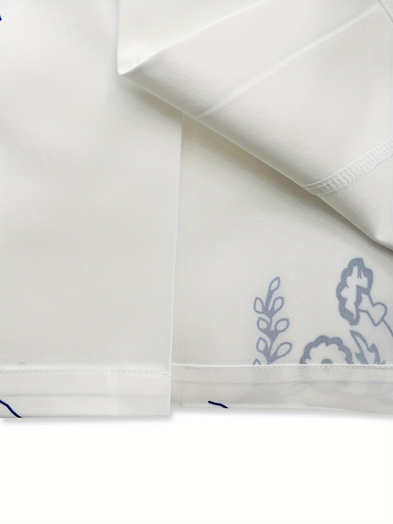 Men's Short-Sleeve Resort Shirt with Artistic Embroidery and Modern Floral Pattern – Stylish for Summer and Vacation