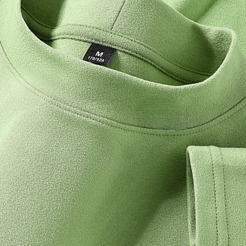 Unisex long-sleeve shirt with stand-up collar – Comfortable top for everyday wear and sports