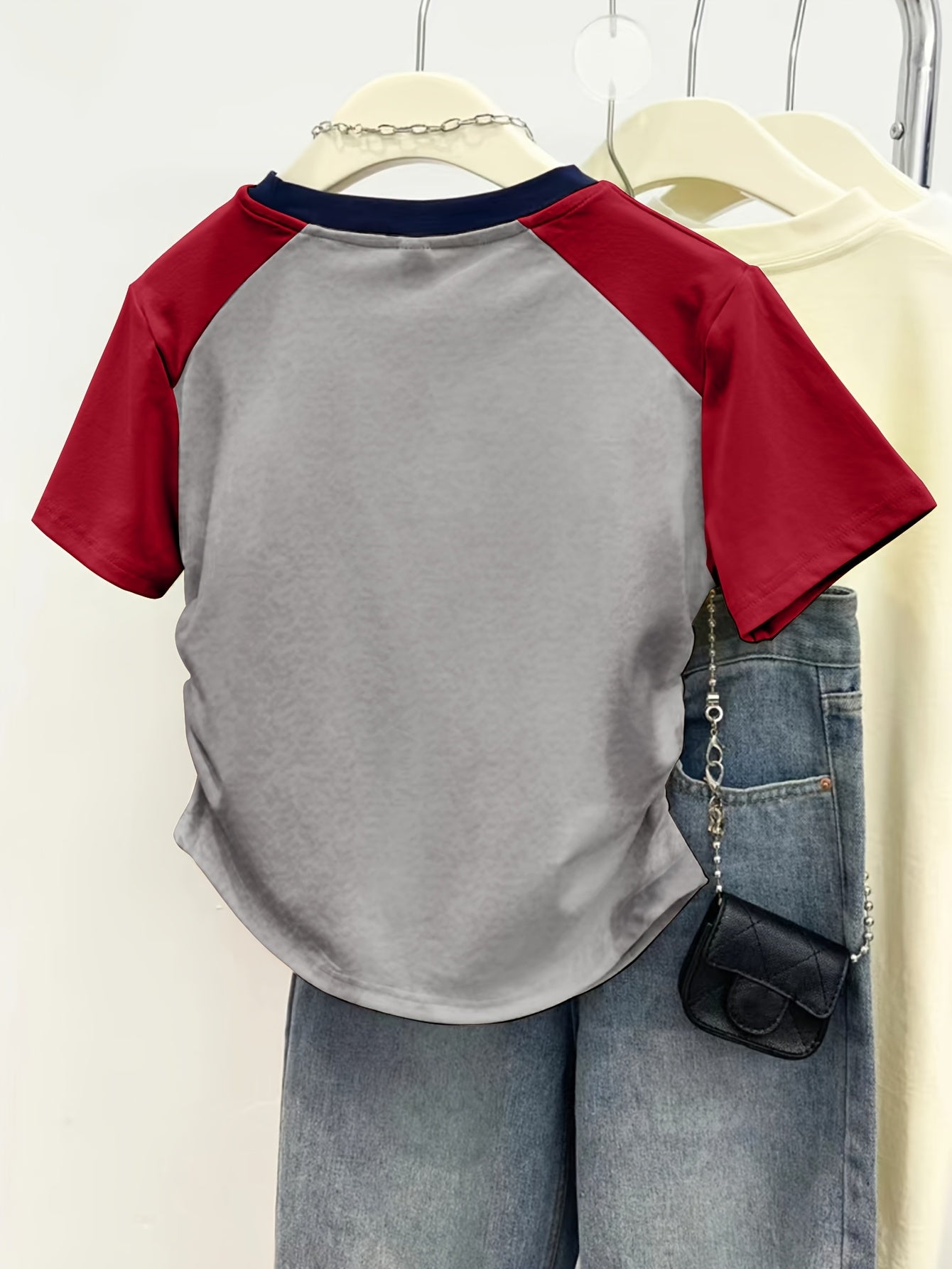 Women's T-shirt with Elephant Print in Y2K Style for Leisure and Everyday Wear