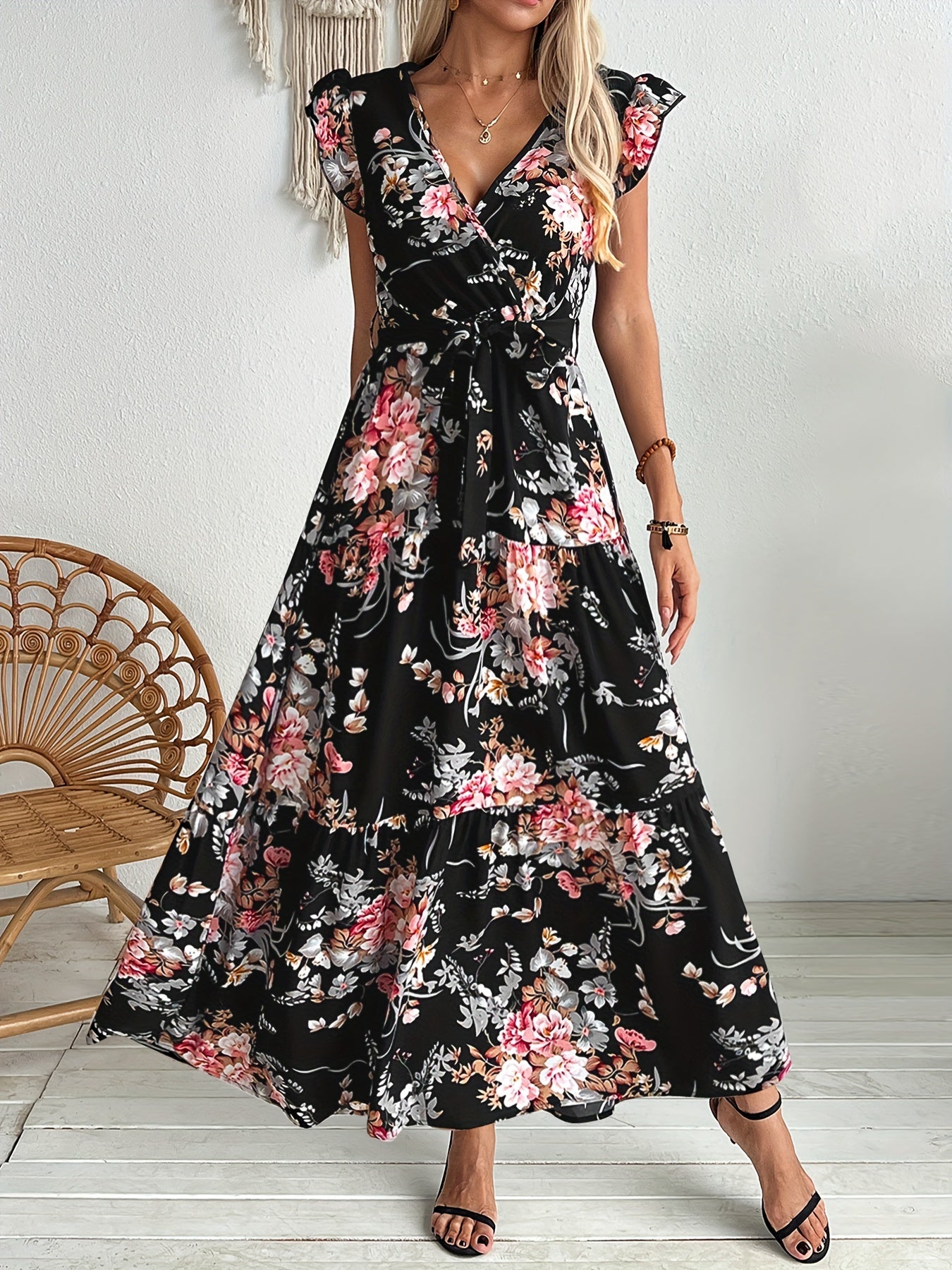 Women's Maxi Dress with Floral Pattern, V-Neck, Belt – Elegant Summer Dress for Vacation & Leisure