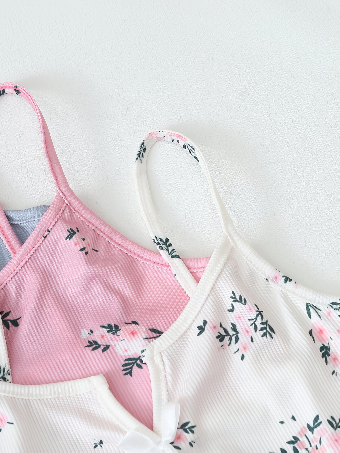 Women's Two-Piece Pajama Set with Floral Print – Short Sleepwear Set for Spring and Summer, Sexy Style