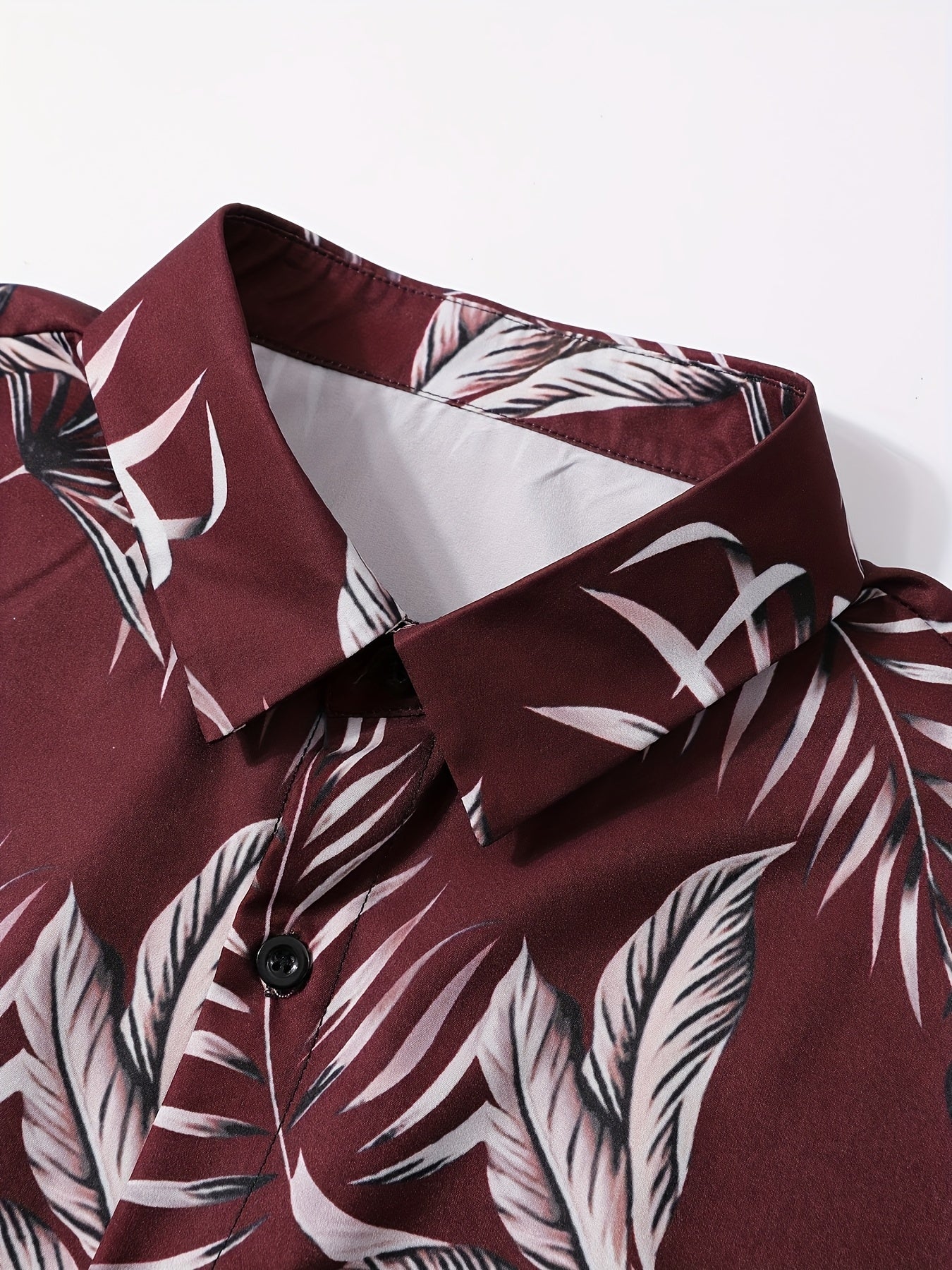 Men's Summer Set – Casual Short-Sleeve Shirt with Tropical Print and Shorts, Ideal for Vacation & Leisure