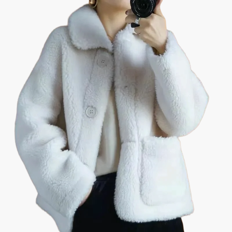 Women's teddy fleece jacket in casual winter style – cozy outdoor transitional jacket