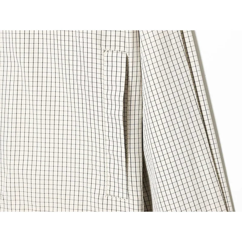 Women's short checked jacket with stand collar and long sleeves