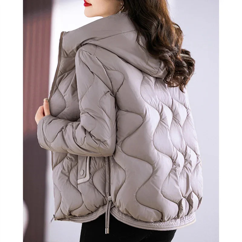 Women's quilted jacket with hood and zipper
