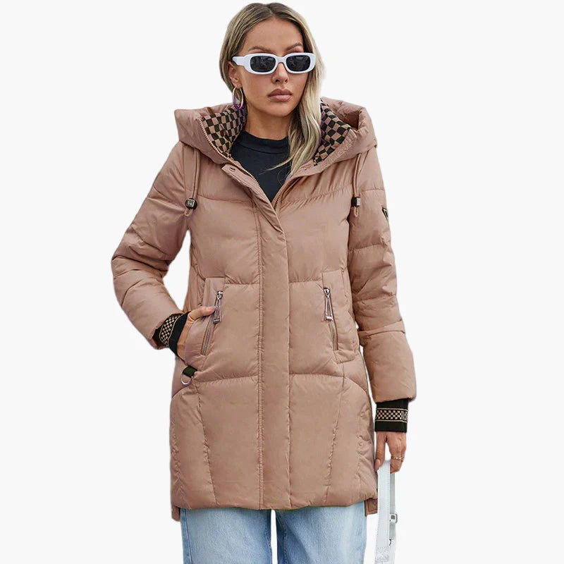 Women's quilted coat with hood – fashionable winter coat for everyday and leisure use
