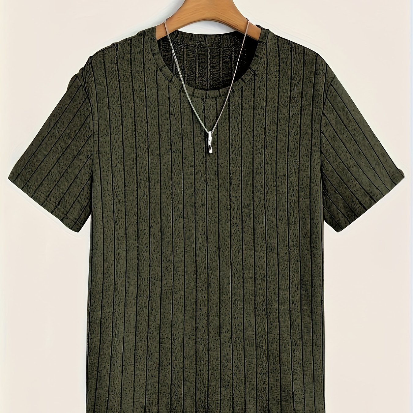Men's T-Shirt with Vertical Texture Pattern – Modern Short-Sleeve Shirt for Everyday and Leisure
