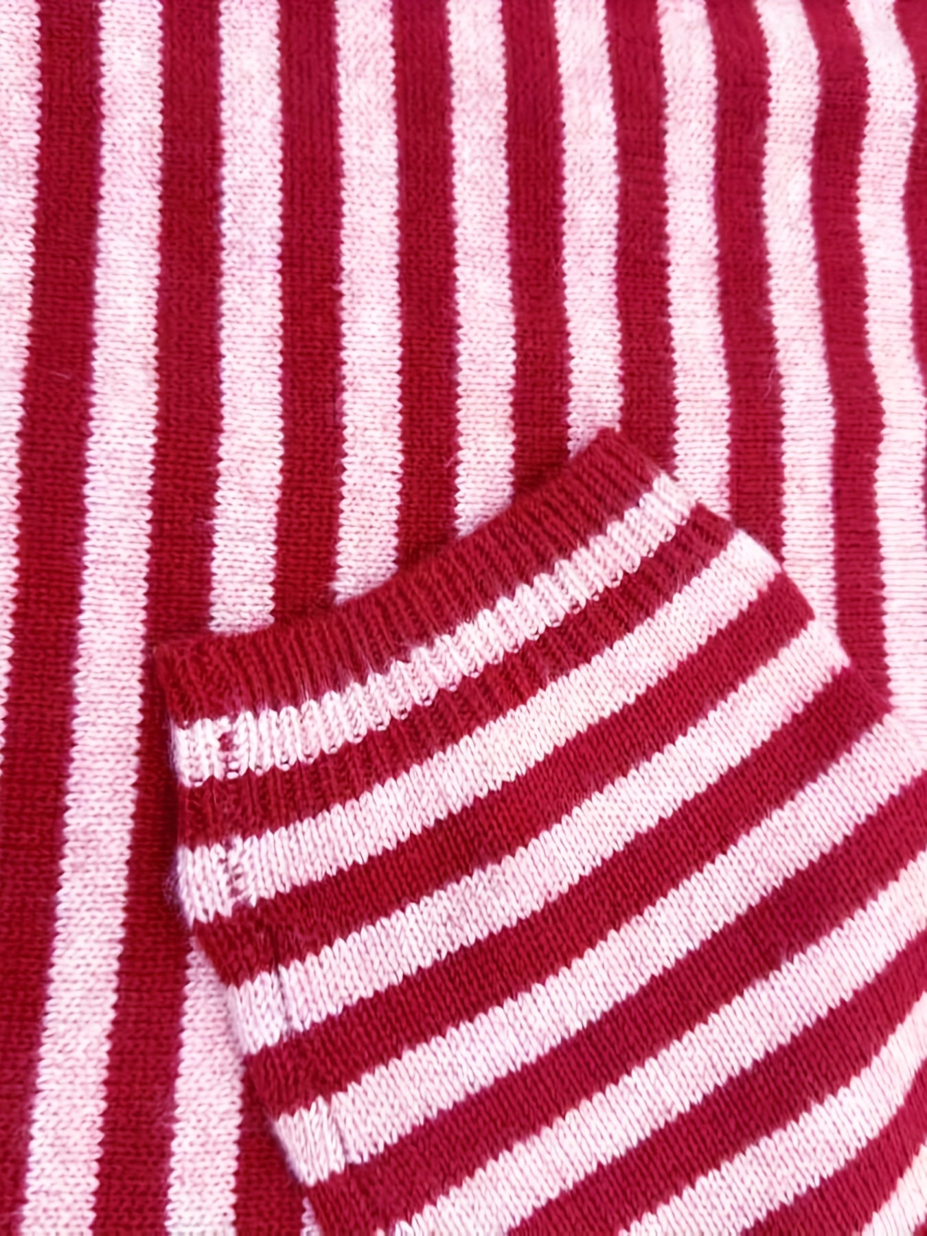 Women's Sweater with Stripe Pattern and Crew Neck – Elegant Knit Pullover for Autumn and Winter