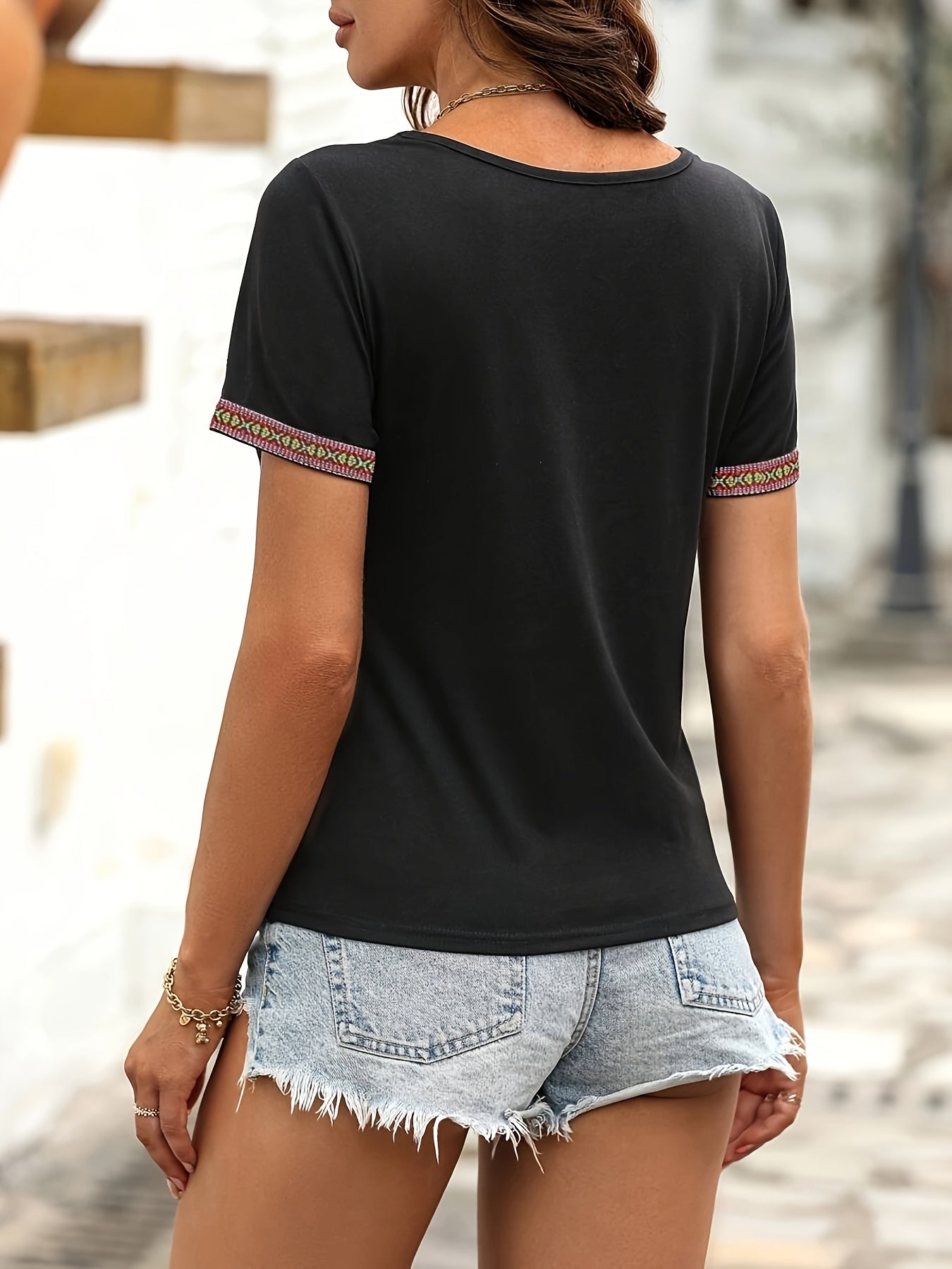 Women's T-Shirt with Ethnic Pattern V-Neck Short Sleeve – Casual Summer Style