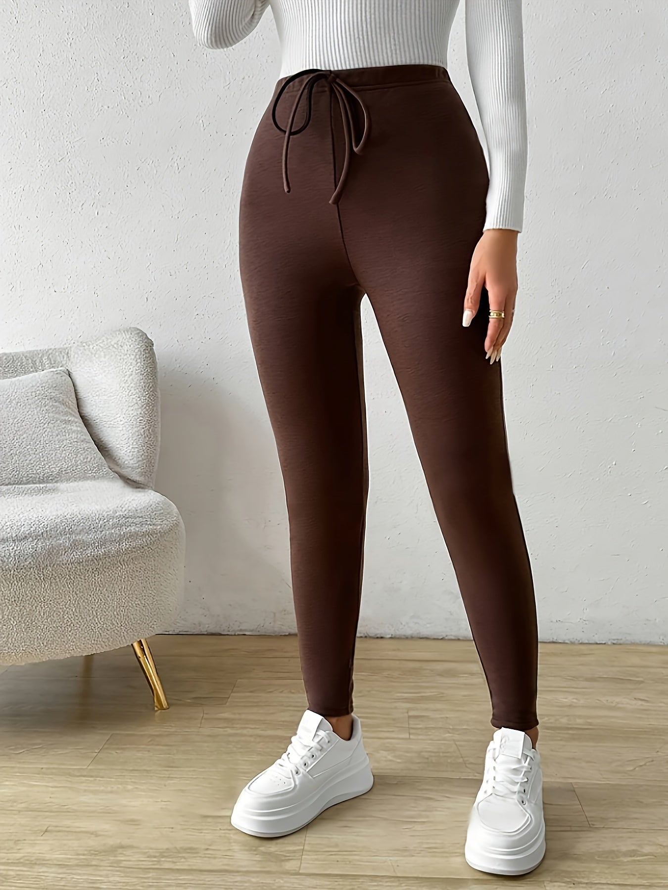 Braune gefütterte Damen Leggings mit Kordelzug für den Winter