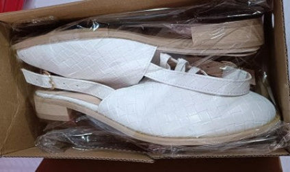 Laura – Fashionable sandals made of vegan leather