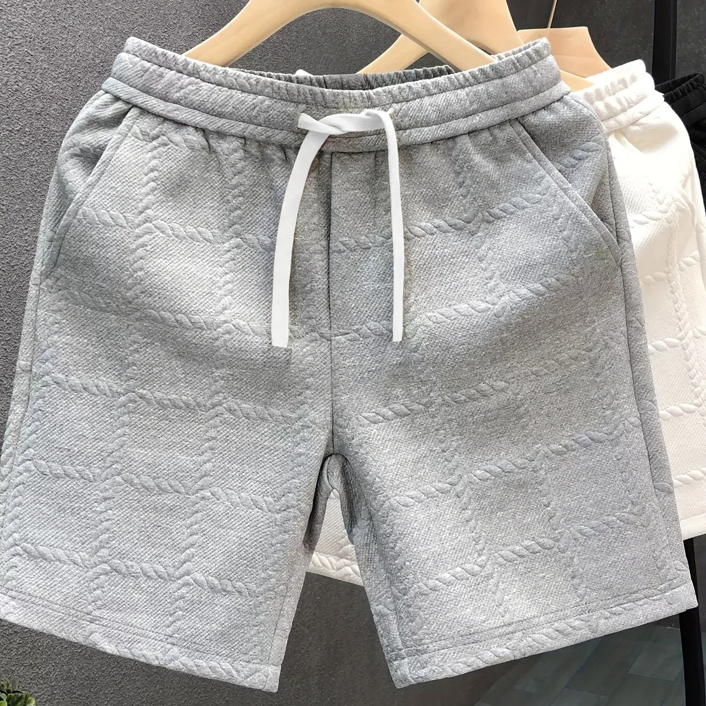 Men's casual shorts with modern 3D relief pattern – stylish athleisure for everyday and leisure