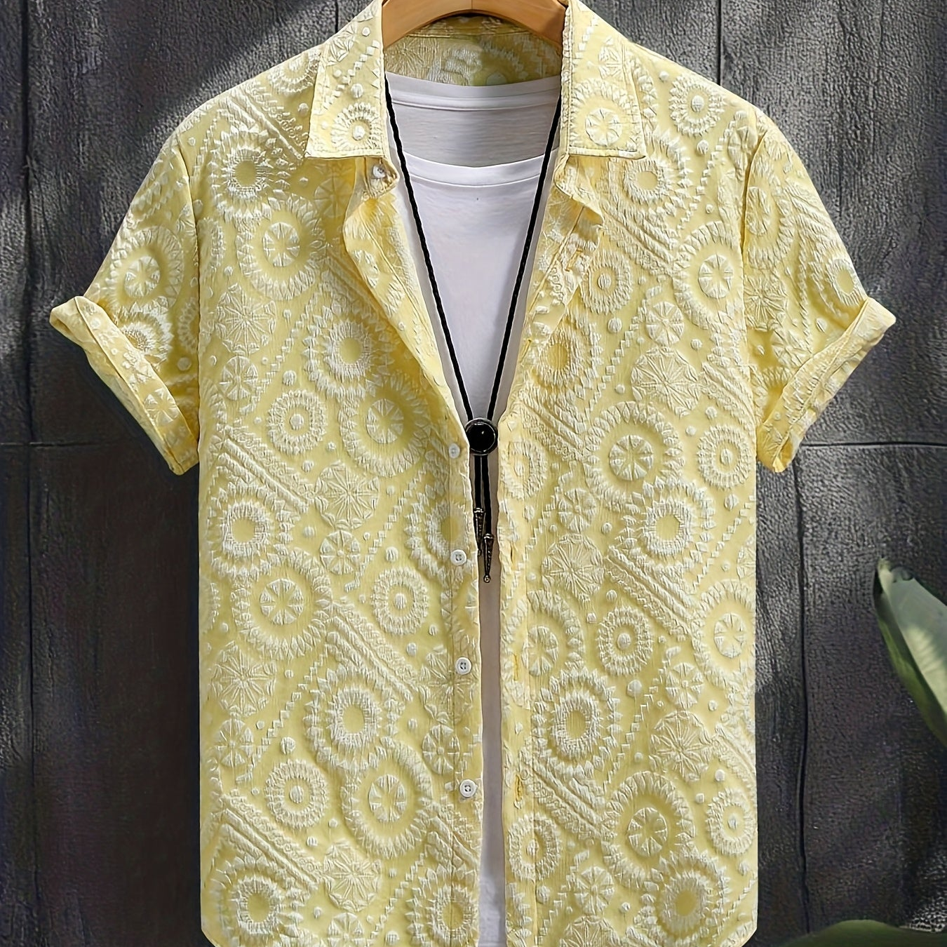 Men's Resort Short-Sleeve Shirt with Modern Medallion Pattern – Stylish Casual Shirt for Summer & Vacation