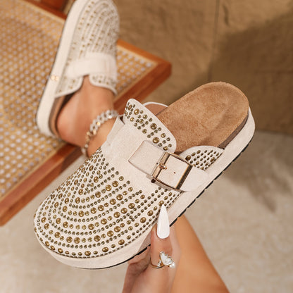 Women's platform shoes with studs – fashionable clogs for everyday and leisure use