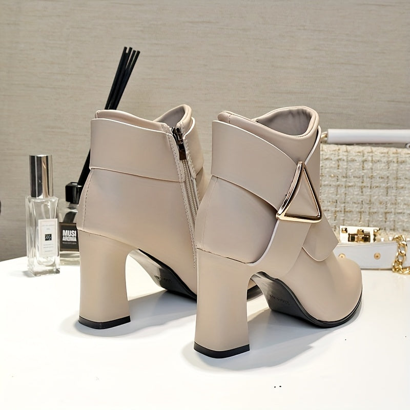 Damen Stiefelette mit Blockabsatz, spitzer Zehenpartie und seitlicher Schnalle