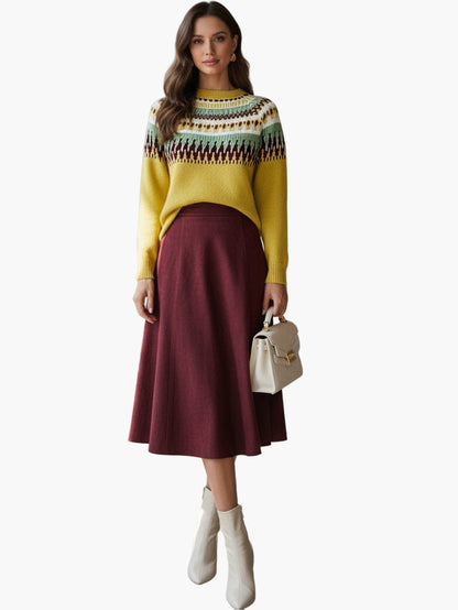 Damen Midirock-Outfit mit Fair-Isle-Strickpullover – Modischer Herbst/Winter-Look für Alltag und Büro