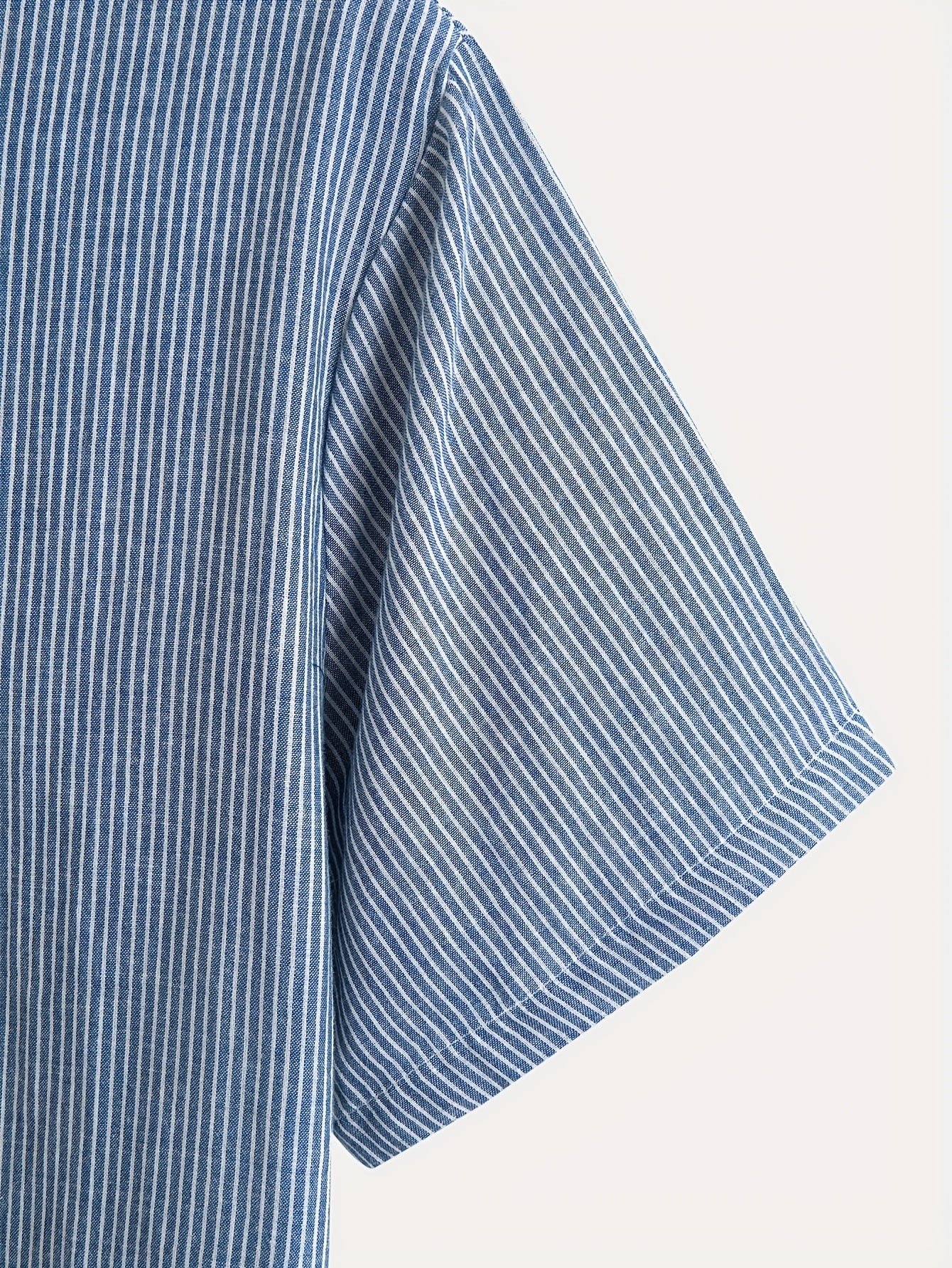 Men's Short Sleeve Henley Shirt with Stand Collar and Stripes – Modern Casual Shirt