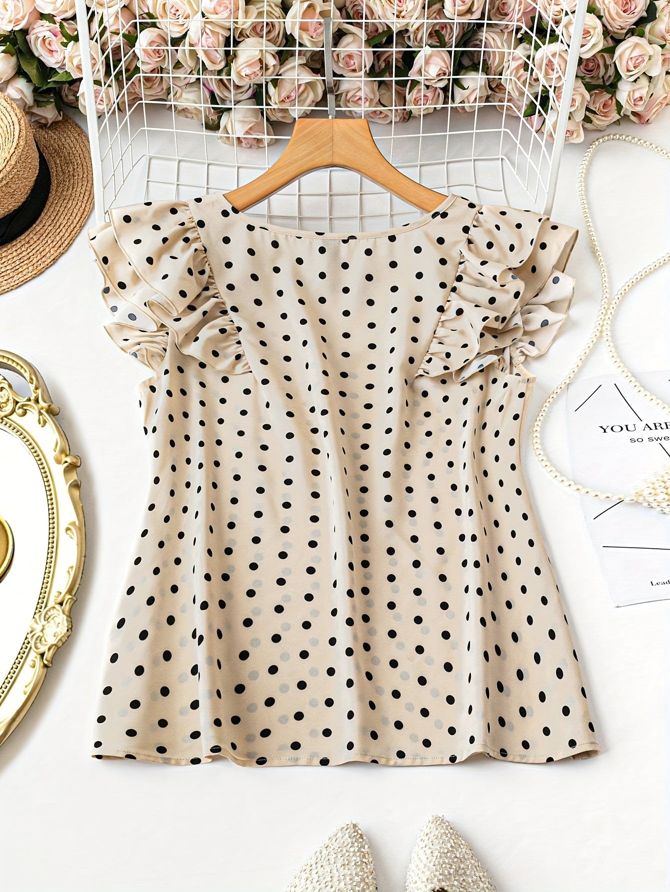 Damen Polka Dot Bluse mit V-Ausschnitt und Rüschenärmeln – Eleganter Alltags- und Büro-Look