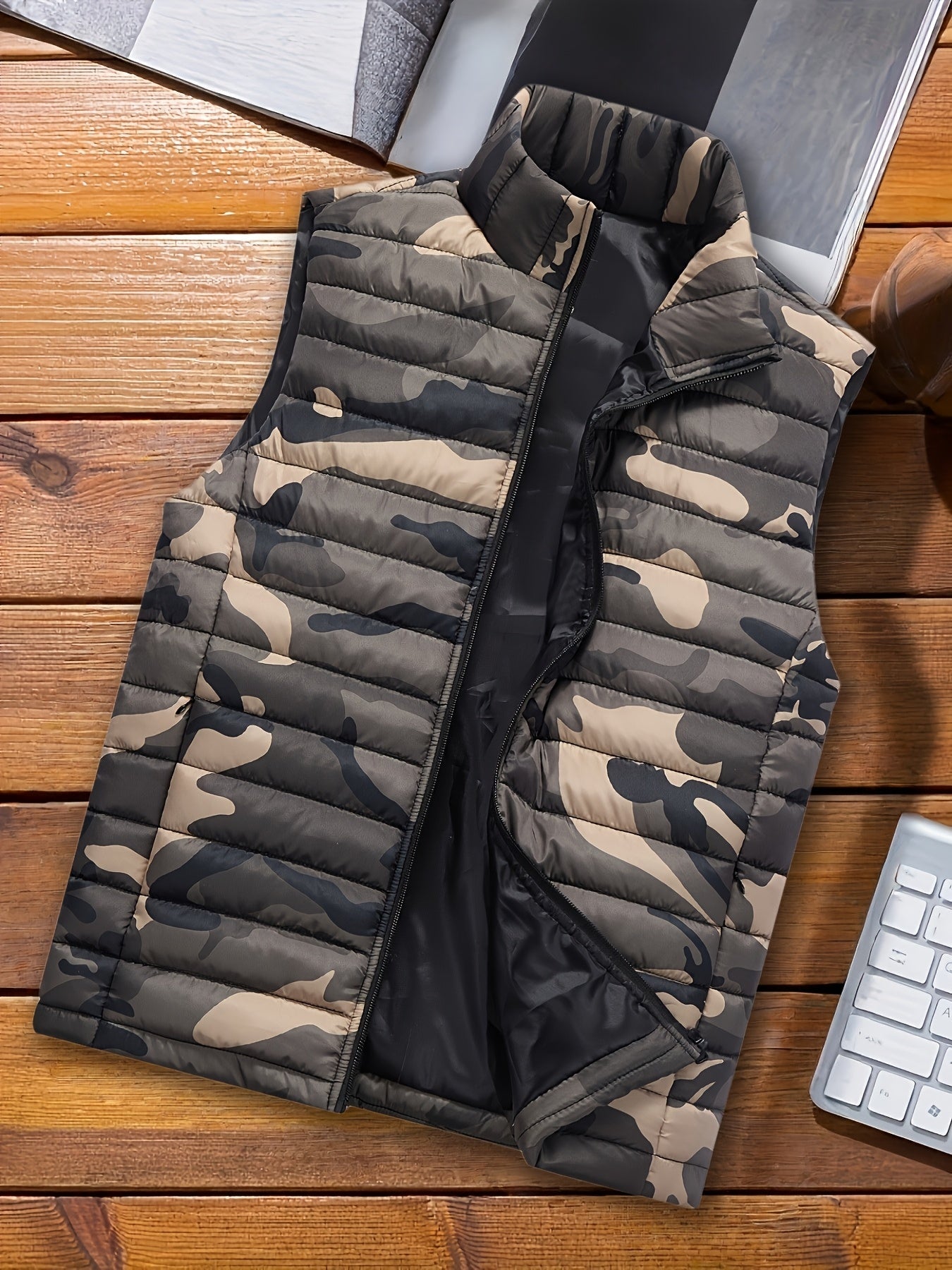 Unisex quilted camouflage vest with stand-up collar