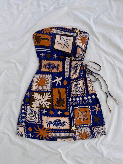 Women's bandeau mini dress with maritime print, beach holiday style, summer fashion