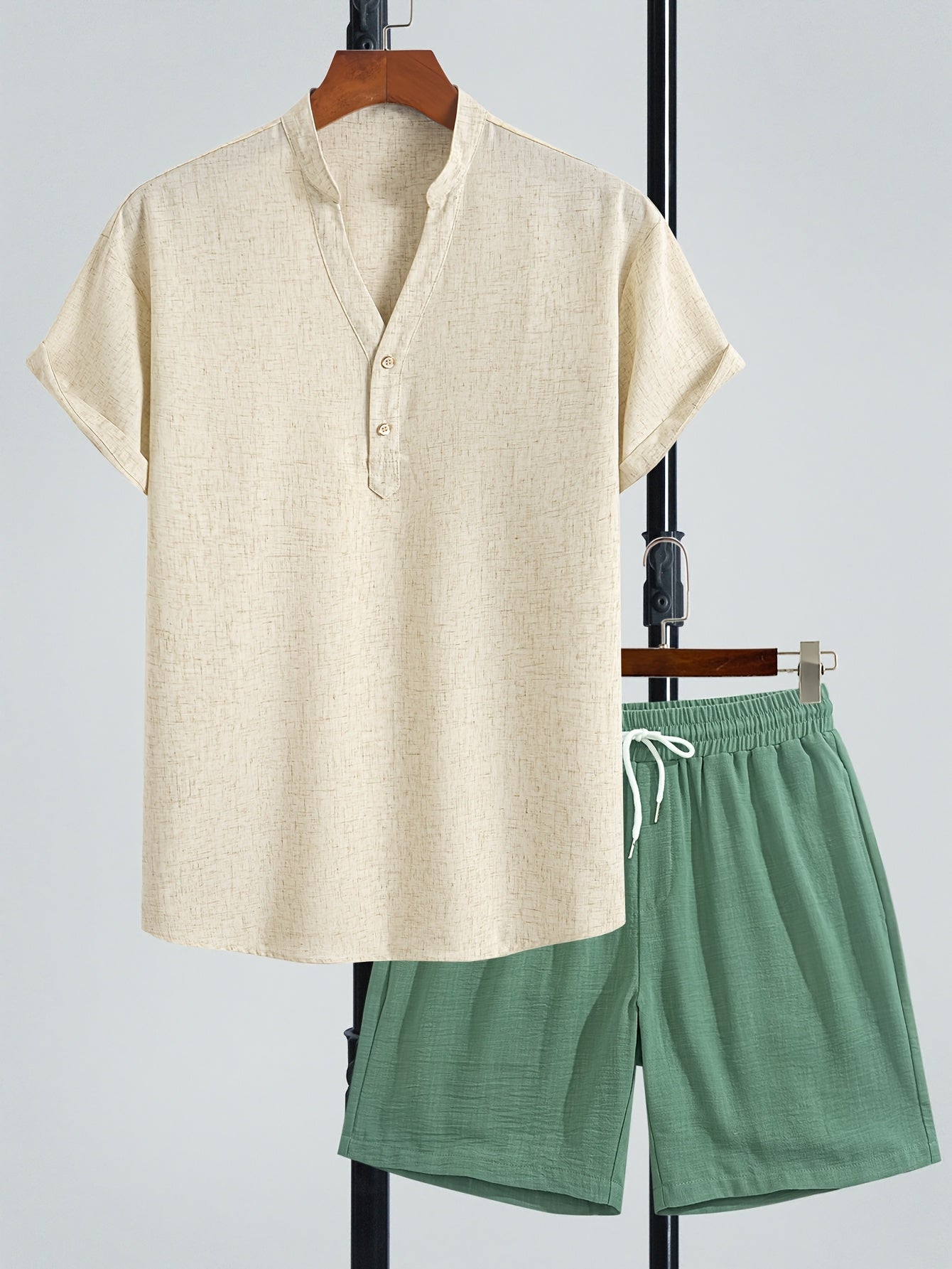 Men's Two-Piece Casual Set with Henley Shirt and Shorts – Modern Summer Outfit for Vacation & Everyday Wear
