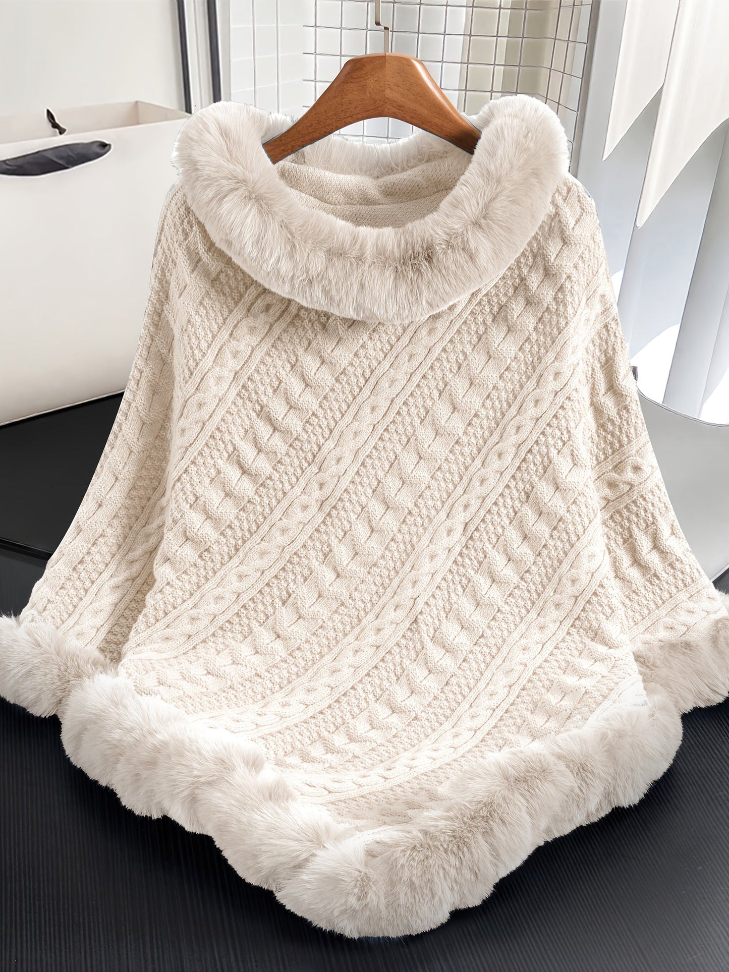 Poncho Damen Strick Zopfmuster mit Kunstpelzbesatz Marineblau