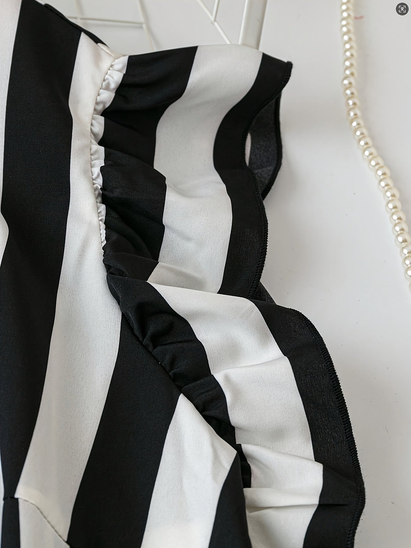 Women's Elegant Striped Blouse with Bow Collar and Ruffled Sleeves – Fashionable Top for Office & Everyday Wear