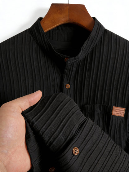 Men's short-sleeve shirt with pleated texture and stand-up collar – modern casual shirt for summer & vacation