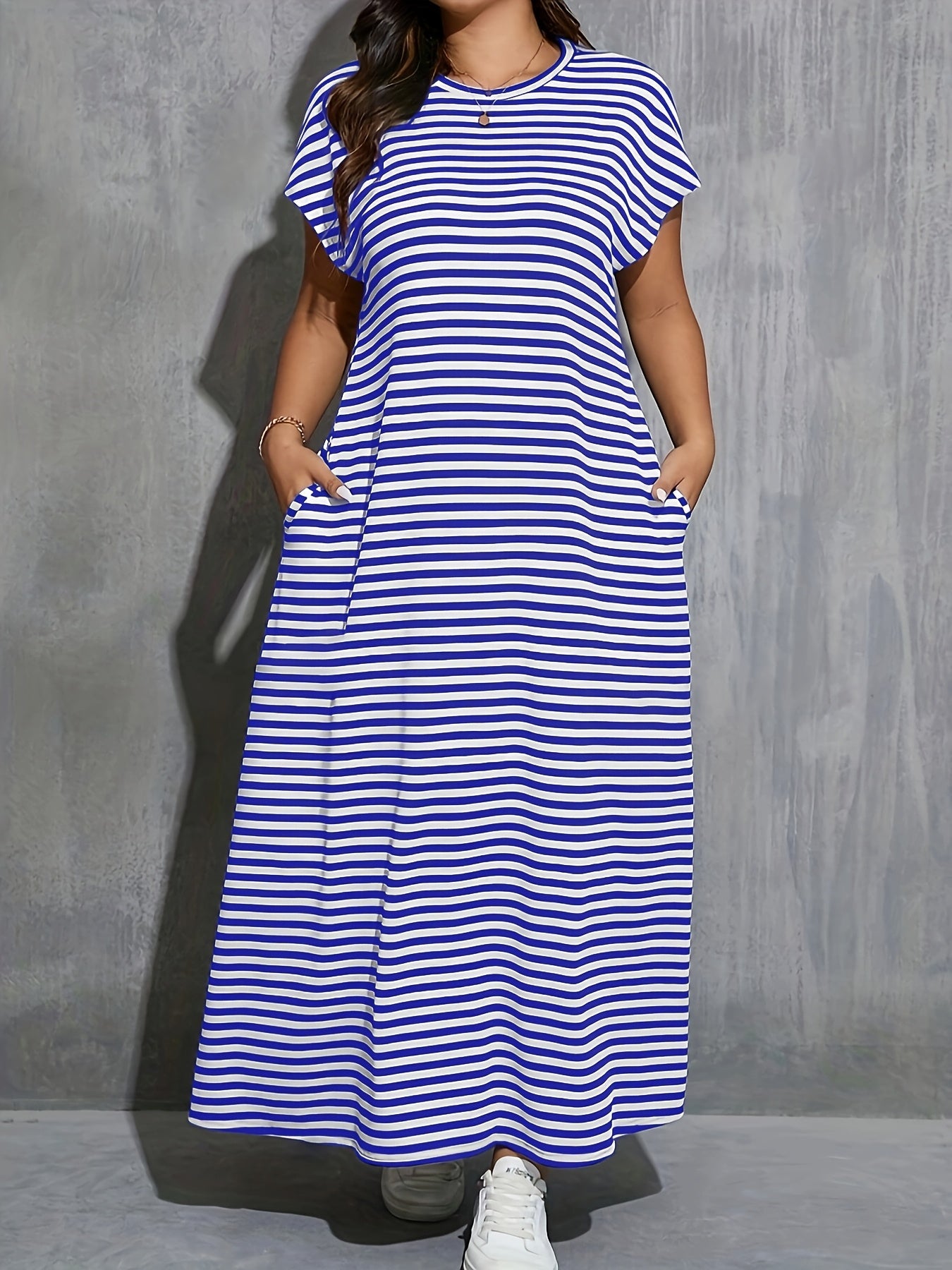 Women's maxi dress with stripe pattern, casual-elegant, for everyday and leisure use