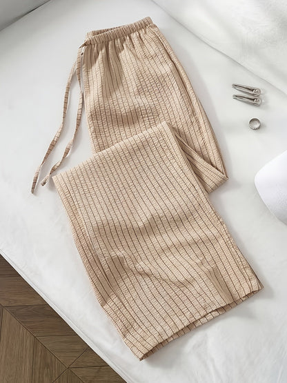 Women's casual pants with stripe pattern and relaxed fit – stylish lounge pants for everyday and leisure use