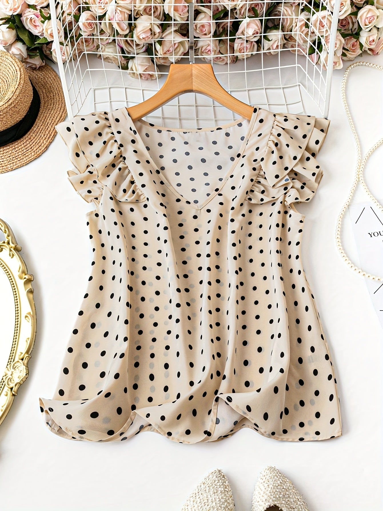 Damen Polka Dot Bluse mit V-Ausschnitt und Rüschenärmeln – Eleganter Alltags- und Büro-Look