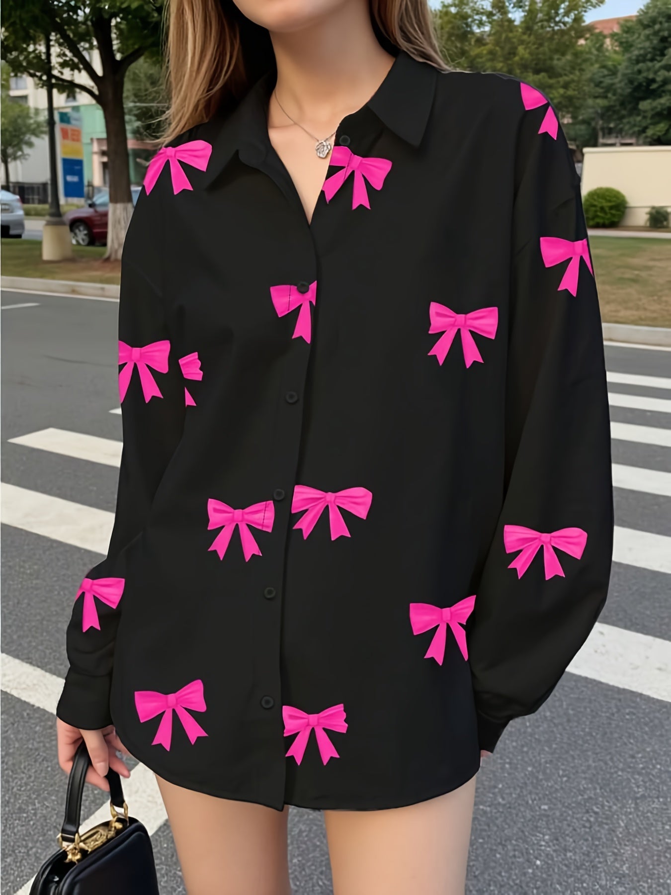 Damen Bluse Schwarz mit Pinken Schleifen-Muster Hemdbluse Locker Geschnitten
