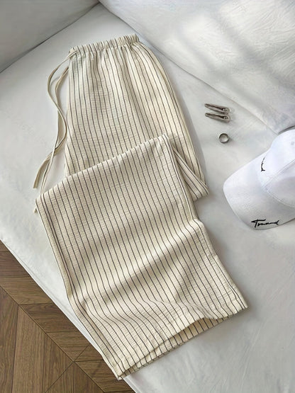 Women's casual pants with stripe pattern and relaxed fit – stylish lounge pants for everyday and leisure use