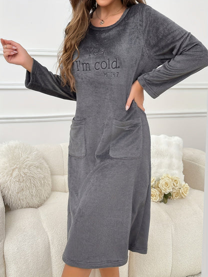 Women's flannel nightgown with a round neckline and embroidery – long-sleeved, cozy loungewear robe