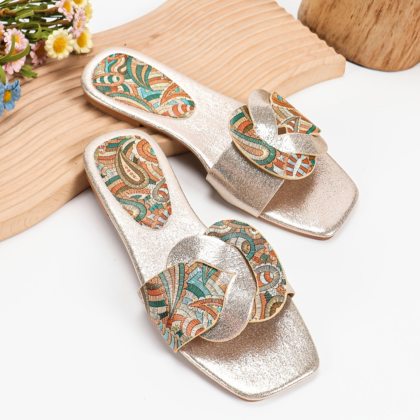 Women's slip-on shoes with paisley pattern and modern design – stylish summer shoes for everyday and leisure use