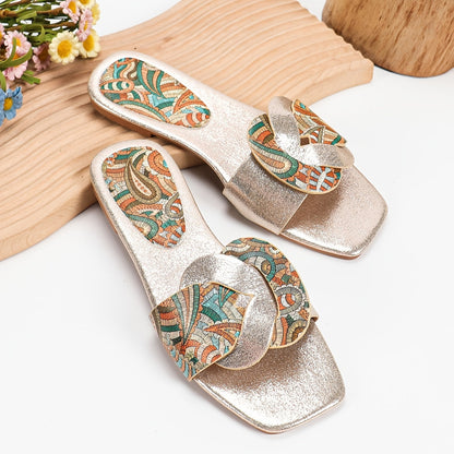 Women's slip-on shoes with paisley pattern and modern design – stylish summer shoes for everyday and leisure use