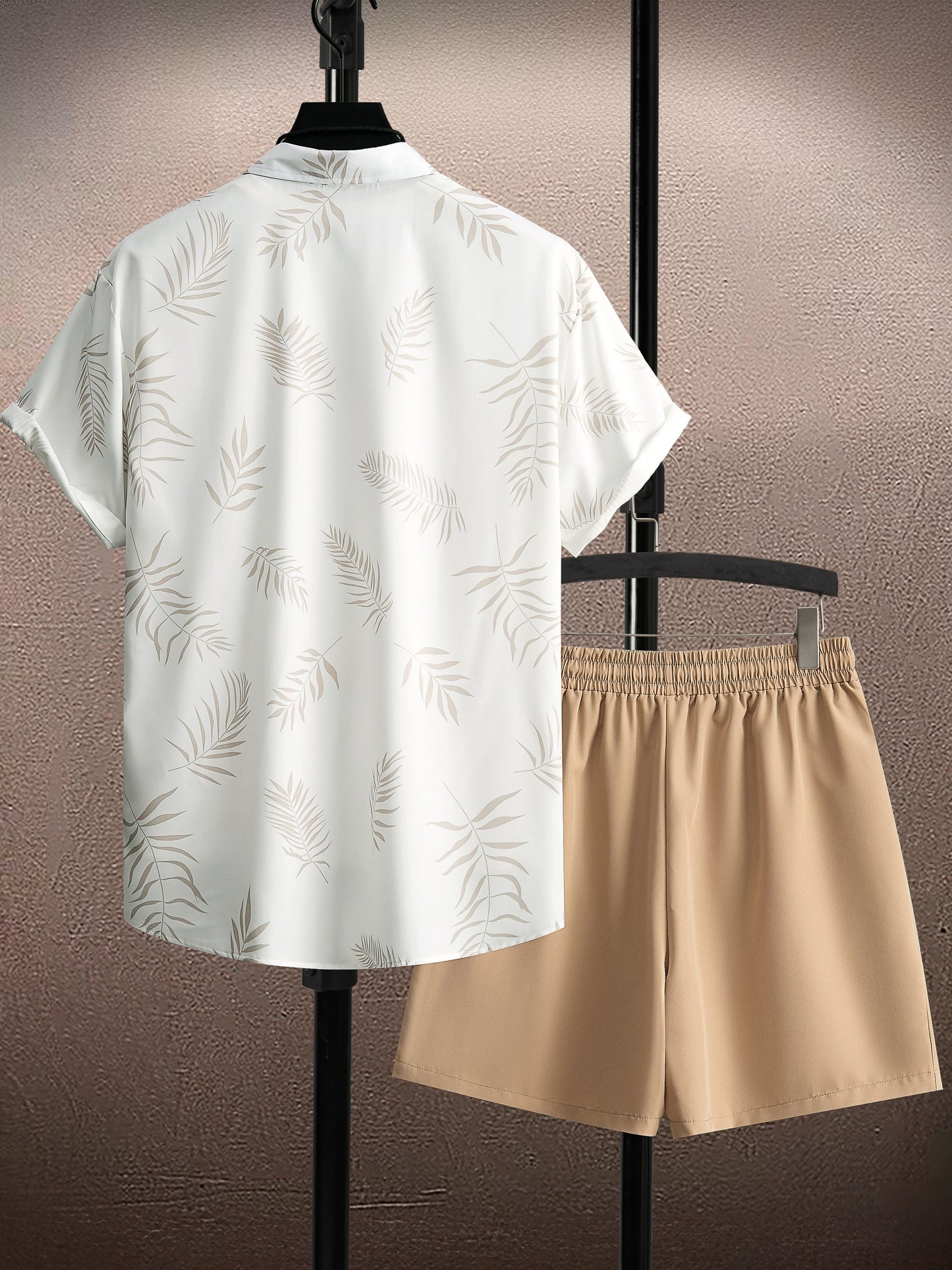 Men's Summer Casual Set – Tropical Short-Sleeve Shirt and Shorts – Fashionable Look for Vacation and Leisure