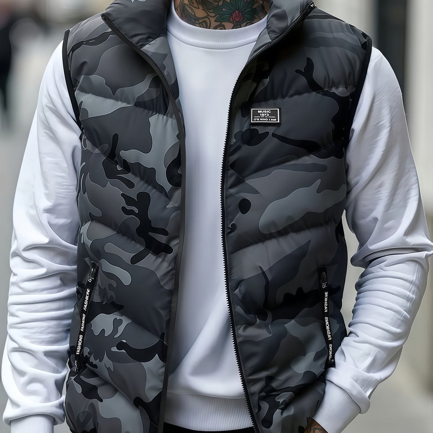 Men's quilted vest with stand-up collar & camouflage pattern