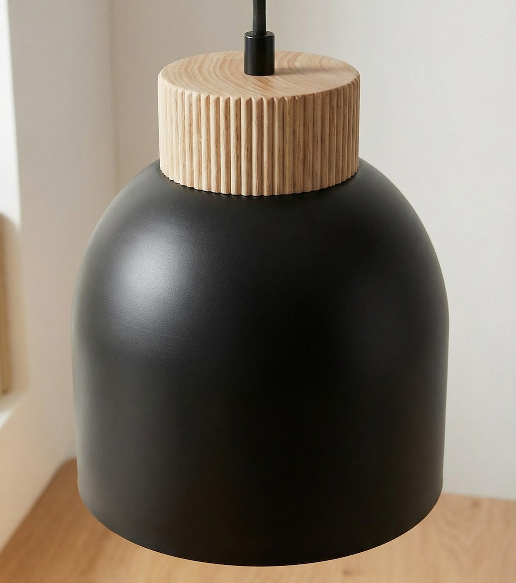 Hanglamp gepoedercoat staal en hout Vigo, Scandinavisch, zwart – 18 x 18 cm, boven eettafel of kookeiland