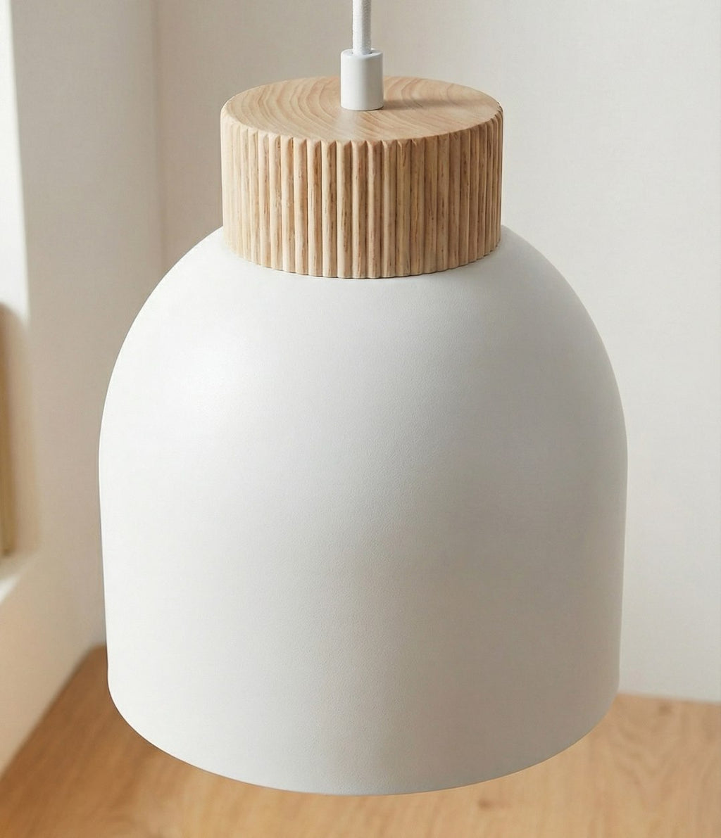 Hanglamp gepoedercoat staal Scandinavisch Vigo wit met houten accent, Ø 18 cm – eettafel en kookeiland