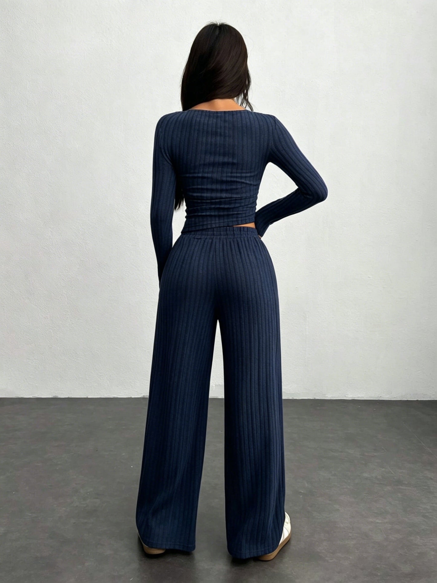 Ribbed loungewear set for women, long-sleeve crop top and wide-leg pants