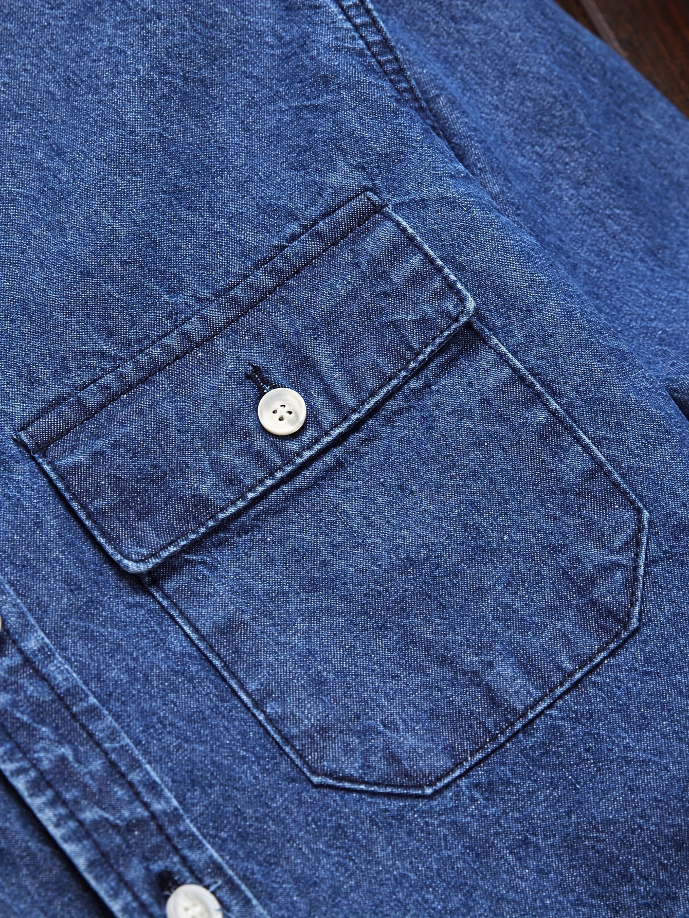 Men's casual style denim shirt for leisure and everyday wear