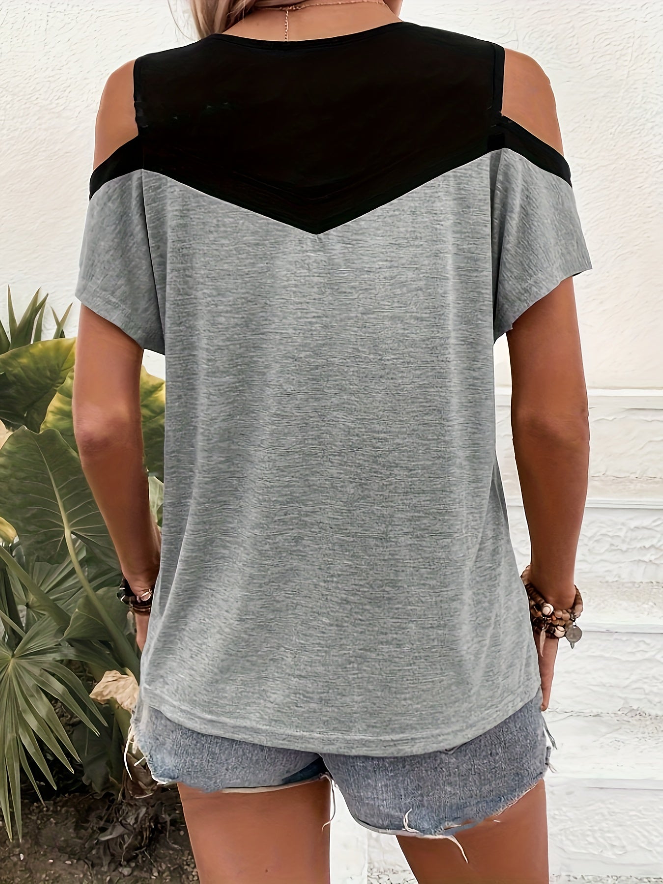Women's Trendy Cold-Shoulder V-Neck T-Shirt for Casual and Summer Wear