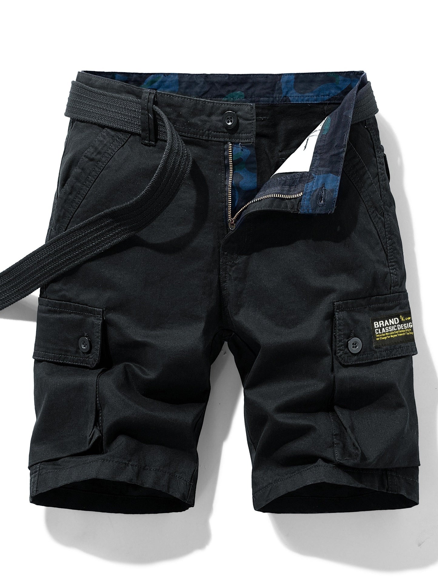 Men's cargo shorts in outdoor and casual style with pockets and belt