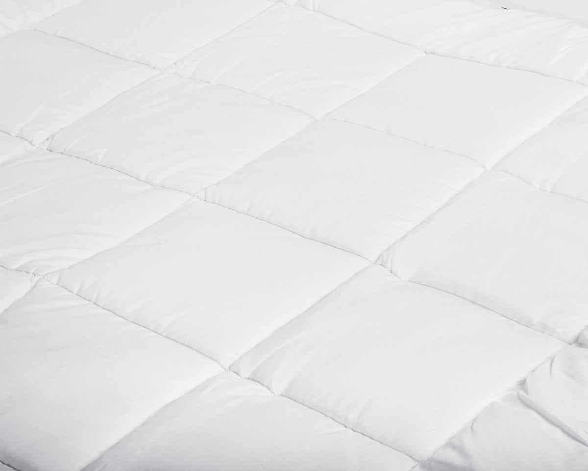 Dekbed 4-seizoenen micropercal wit 240 x 200 cm, 3D-luchtband en afritsbaar met drukknopen